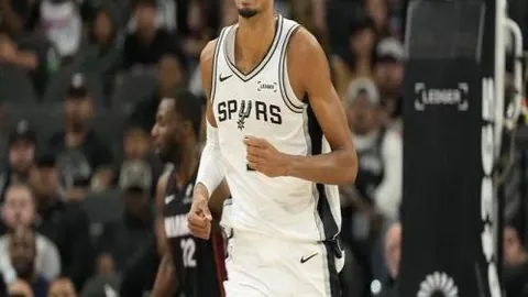 萨姆纳独揽33分13篮板9助攻，四川队力克宁波队117-107获胜